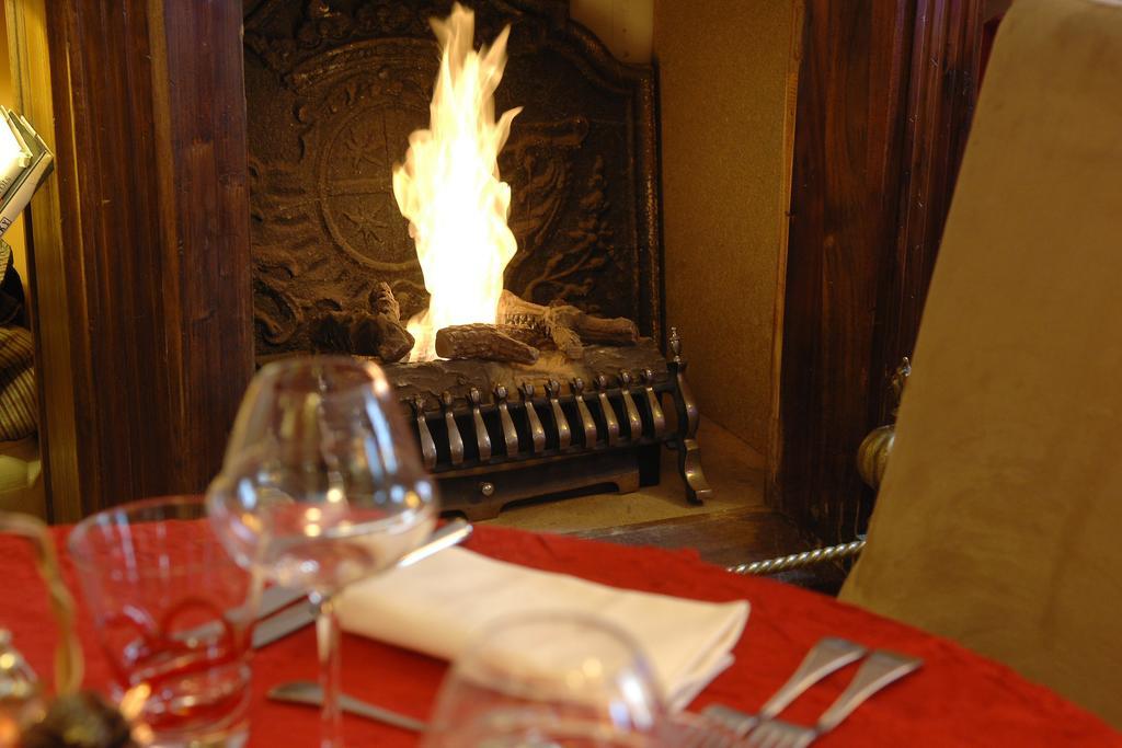Hostellerie Du Prieure Saint-Prix  المظهر الخارجي الصورة