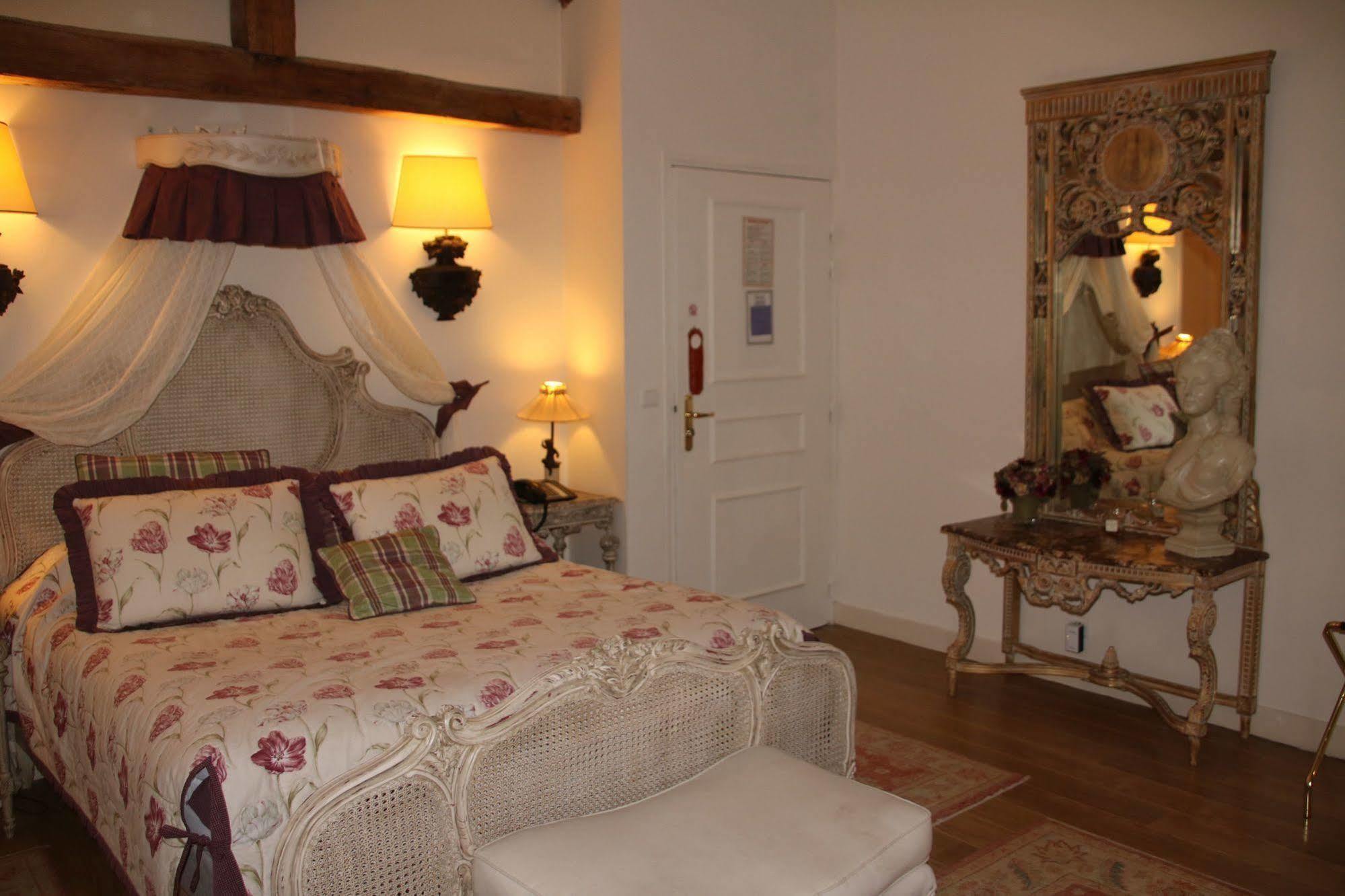 Hostellerie Du Prieure Saint-Prix  المظهر الخارجي الصورة